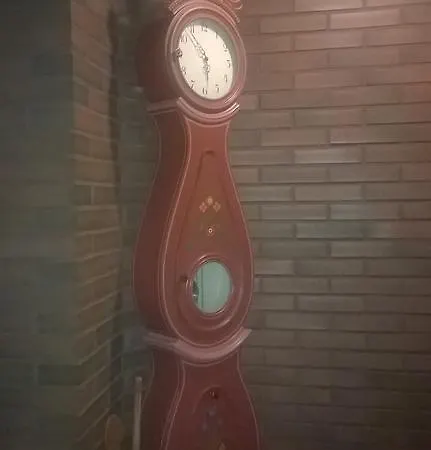 金卡蒙皮蒂旅馆 *